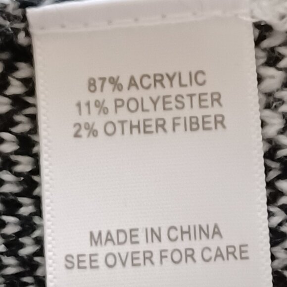 EUC Stitch Fix Fortune + Ivy "Sawyer" Black & White Plaid Cardigan Size Small - Picture 9 of 10